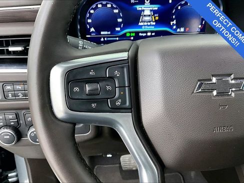 Used 2024 Chevrolet Suburban Z71 w/ Luxury Package image 27