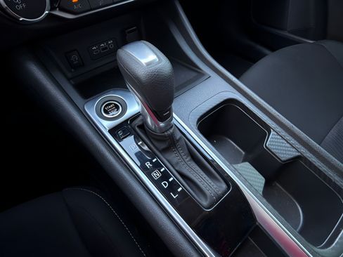 Certified 2025 Nissan Sentra SV FWD image 26