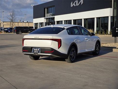 New 2026 Kia K4 FWD image 4
