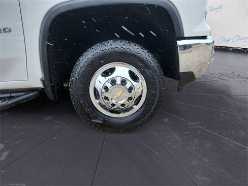 Used 2024 Chevrolet Silverado 3500 LT w/ Convenience Package image 9