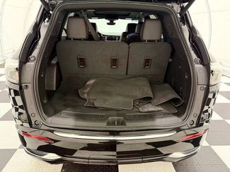 Used 2023 Buick Enclave Avenir w/ Avenir Technology Package AWD/4WD video 4