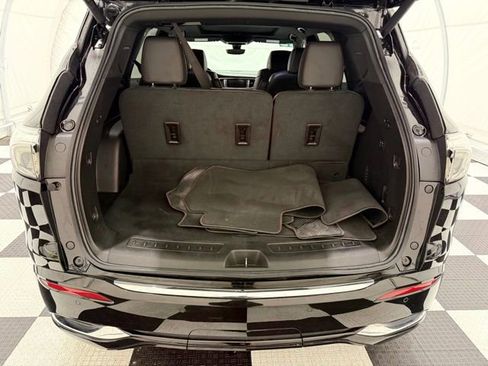 Used 2023 Buick Enclave Avenir w/ Avenir Technology Package image 4