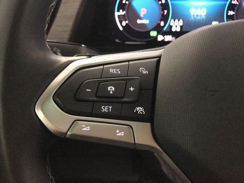 Used 2024 Volkswagen Atlas SEL AWD/4WD image 23