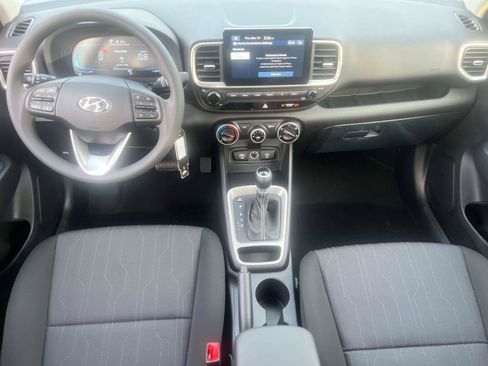 Used 2026 Hyundai Venue SE FWD image 16