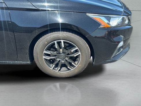 Used 2020 Nissan Altima 2.5 S FWD image 34