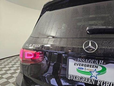 Used 2022 Mercedes-Benz GLB 250 4MATIC image 15