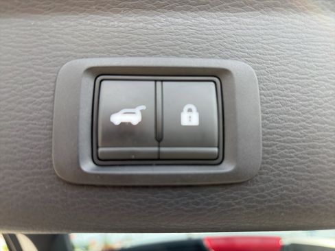 Used 2023 Mitsubishi Outlander SE Black Edition image 24