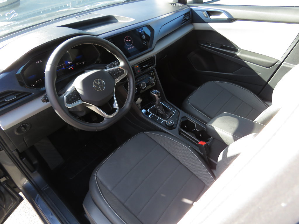 Used 2023 Volkswagen Taos SE AWD/4WD image 11