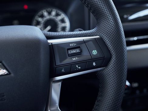 Used 2025 Mitsubishi Outlander SE FWD image 36
