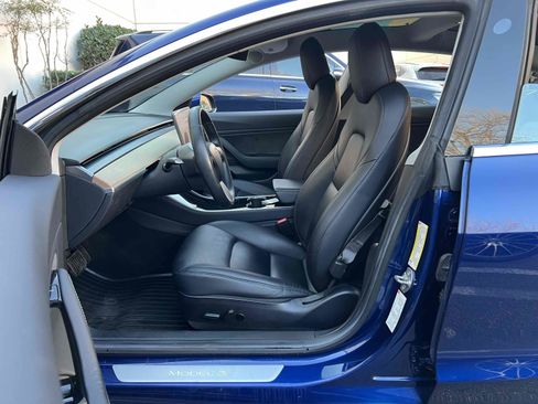 Used 2018 Tesla Model 3 Long Range image 4