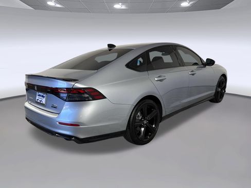 Used 2023 Honda Accord Sport image 9