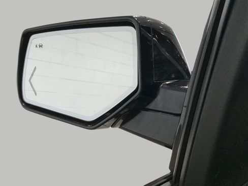 Used 2018 GMC Yukon Denali image 19