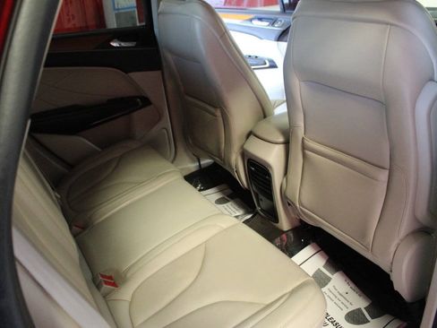 Used 2019 Lincoln MKC Select w/ Select Plus Package FWD image 10