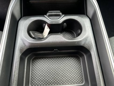 Used 2025 RAM 1500 Big Horn AWD/4WD image 33