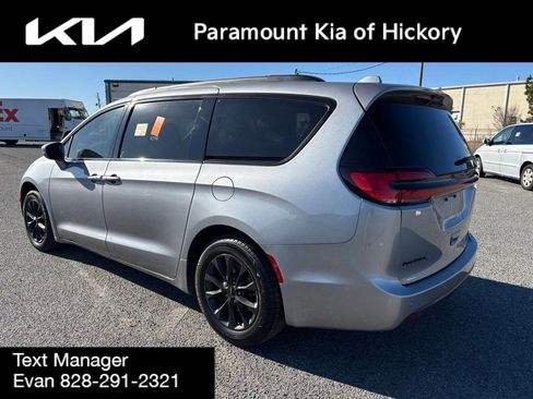 Used 2021 Chrysler Pacifica Touring-L w/ S Appearance Package image 8