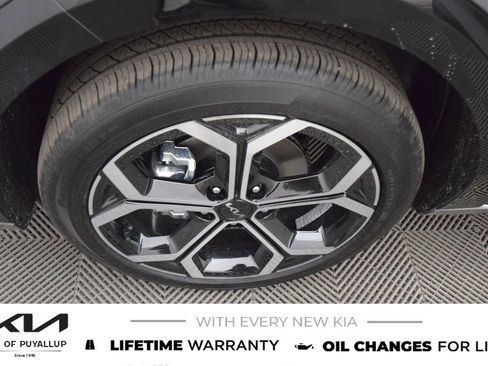 New 2025 Kia Niro EX Touring image 21