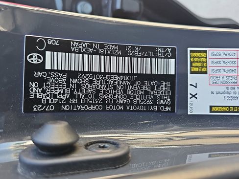 Used 2023 Toyota Corolla LE w/ Carpet Mat Package (TMS) FWD image 9