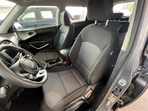Used 2025 Kia Soul LX w/ LX Technology Package image 36