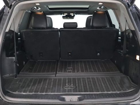 Used 2019 Toyota Highlander Limited Platinum AWD/4WD image 31