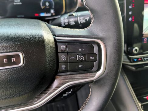 Used 2022 Jeep Wagoneer Series II w/ Flexible Seating Group image 20