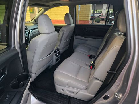 Used 2020 Honda Pilot Touring image 36
