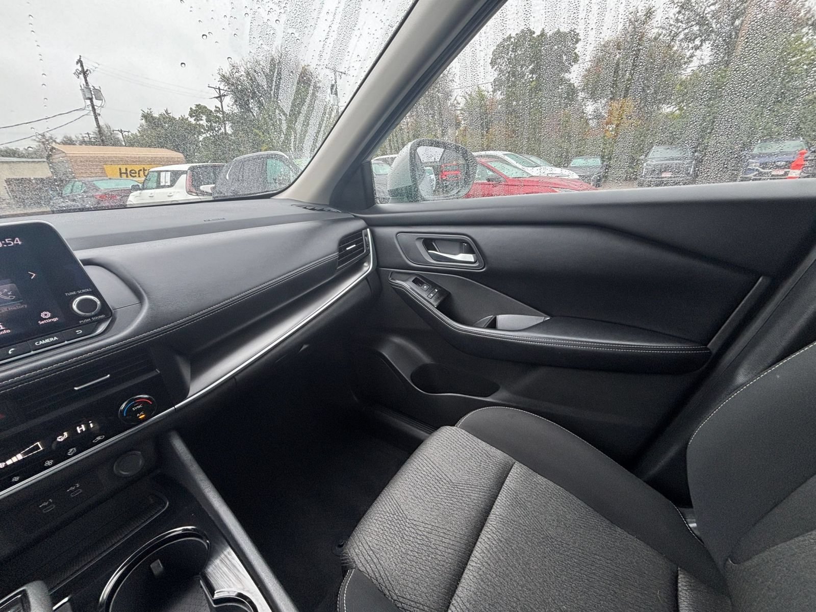 Used 2025 Nissan Rogue SV AWD/4WD image 34