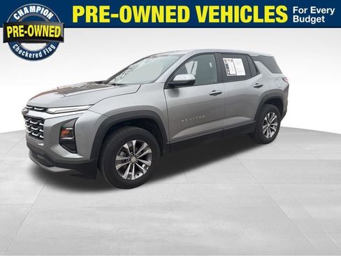 Used 2025 Chevrolet Equinox LT image 1