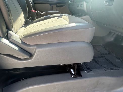 Used 2021 Nissan NV 1500 S image 23