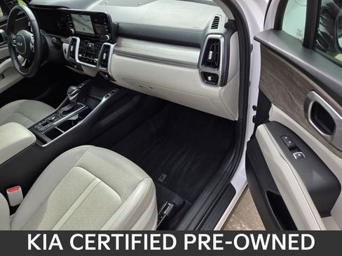 Used 2022 Kia Sorento EX w/ Panoramic Sunroof Package image 7