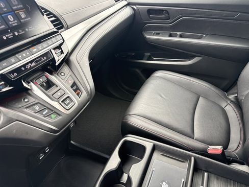 Used 2025 Honda Odyssey Sport-L image 25