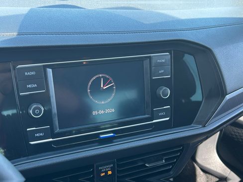 Used 2023 Volkswagen Jetta SE w/ Panoramic Sunroof Package FWD image 26