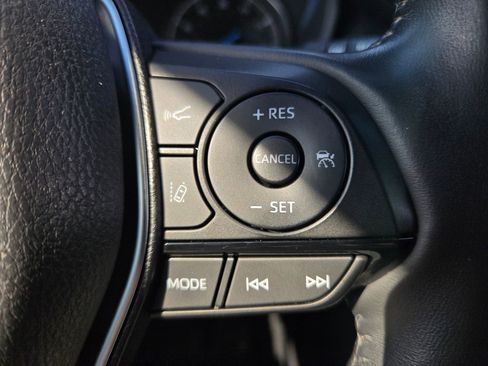 Used 2021 Toyota Venza Limited image 27