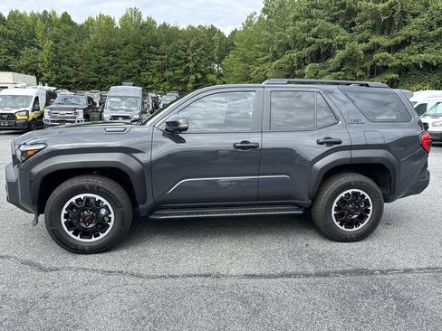 Used 2025 Toyota 4Runner TRD Off-Road Premium AWD/4WD image 4