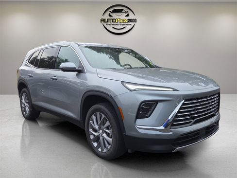 Used 2025 Buick Enclave Preferred w/ LPO, Floor Liner Package image 1