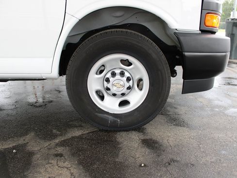 Used 2025 Chevrolet Express 2500 Extended w/ Driver Convenience Package RWD image 37