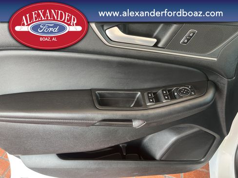 Used 2024 Ford Edge SEL AWD/4WD image 9