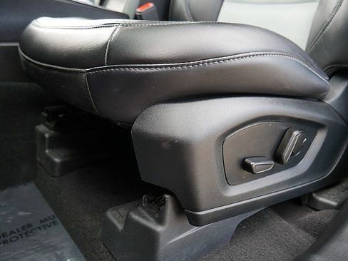 Used 2023 Ford Explorer XLT w/ Equipment Group 202A image 12