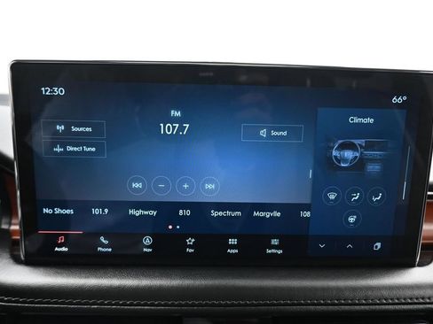 Used 2022 Lincoln Nautilus Reserve w/ Monochromatic Package AWD/4WD image 16