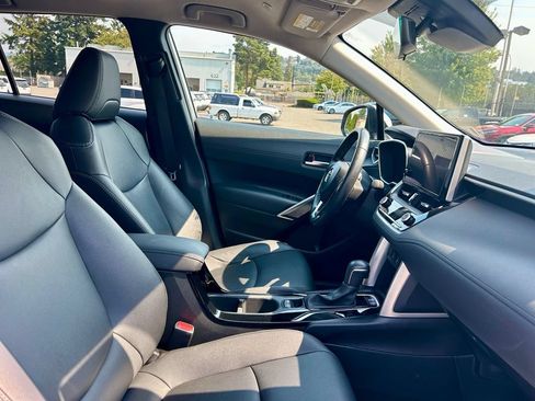 Certified 2024 Toyota Corolla Cross XLE FWD image 16