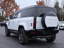 Certified 2024 Land Rover Defender 110 X-Dynamic SE AWD/4WD image 4