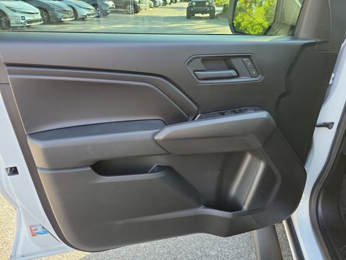 Used 2025 Chevrolet Colorado Trail Boss image 29