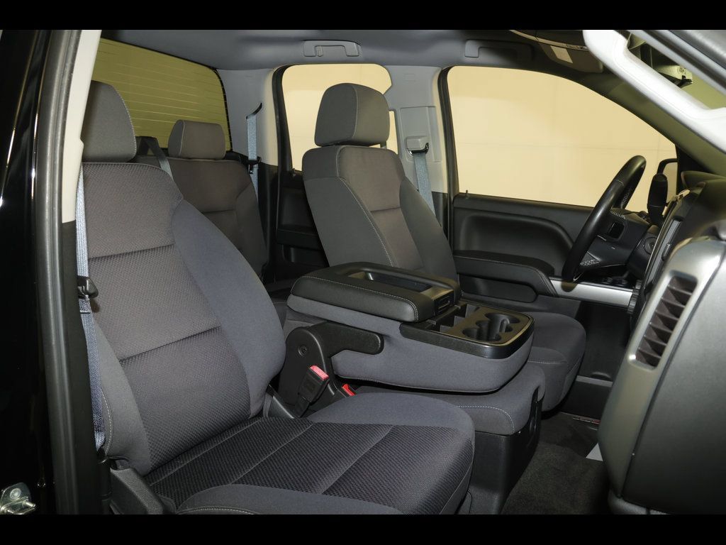Used 2018 Chevrolet Silverado 1500 LT w/ Redline Edition AWD/4WD image 30
