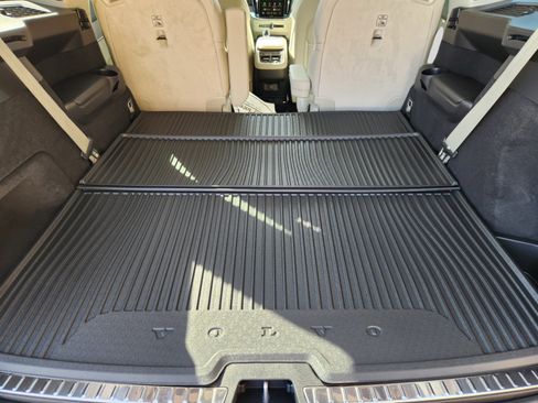 New 2026 Volvo XC90 B5 Ultra w/ Protection Package Premier AWD/4WD image 32