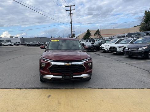 Used 2025 Chevrolet TrailBlazer LT AWD/4WD image 5