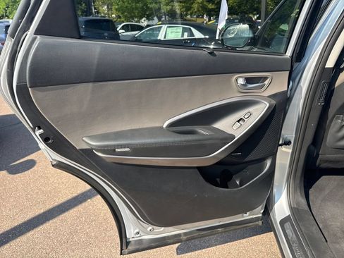 Used 2016 Hyundai Santa Fe SE w/ Option Group 03 AWD/4WD image 22