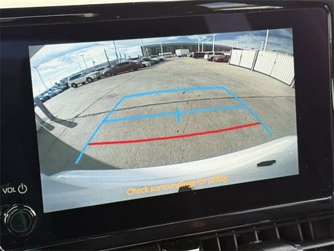 Used 2025 Toyota Corolla SE image 18