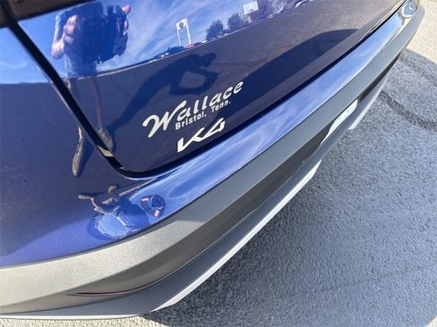 New 2025 Kia K4 LXS image 7