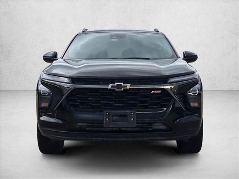 Used 2025 Chevrolet Trax RS w/ Sunroof Package FWD image 2