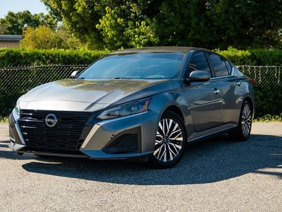 Used 2023 Nissan Altima 2.5 SV