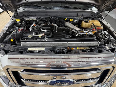 Used 2011 Ford F250 Lariat w/ Lariat Interior Pkg AWD/4WD image 11